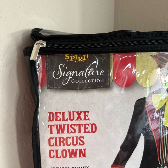 Spirit Halloween Twisted Circus Clown Costume Deluxe The Signature Collection - Picture 5 of 11